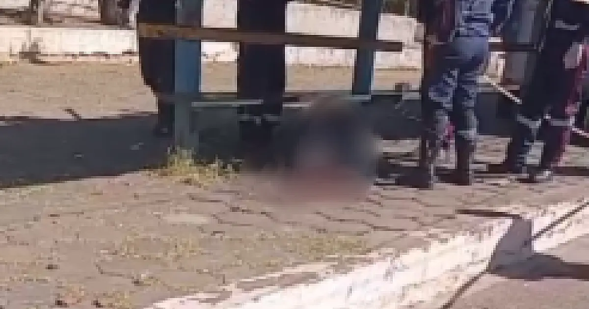 Homem de 53 anos é morto a tiros em ponto de ônibus no centro de Corumbá