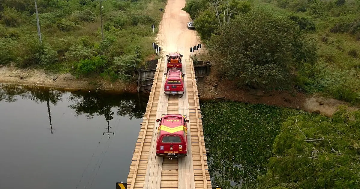 Força-tarefa combate incêndios 250 quilômetros a dentro do Pantanal