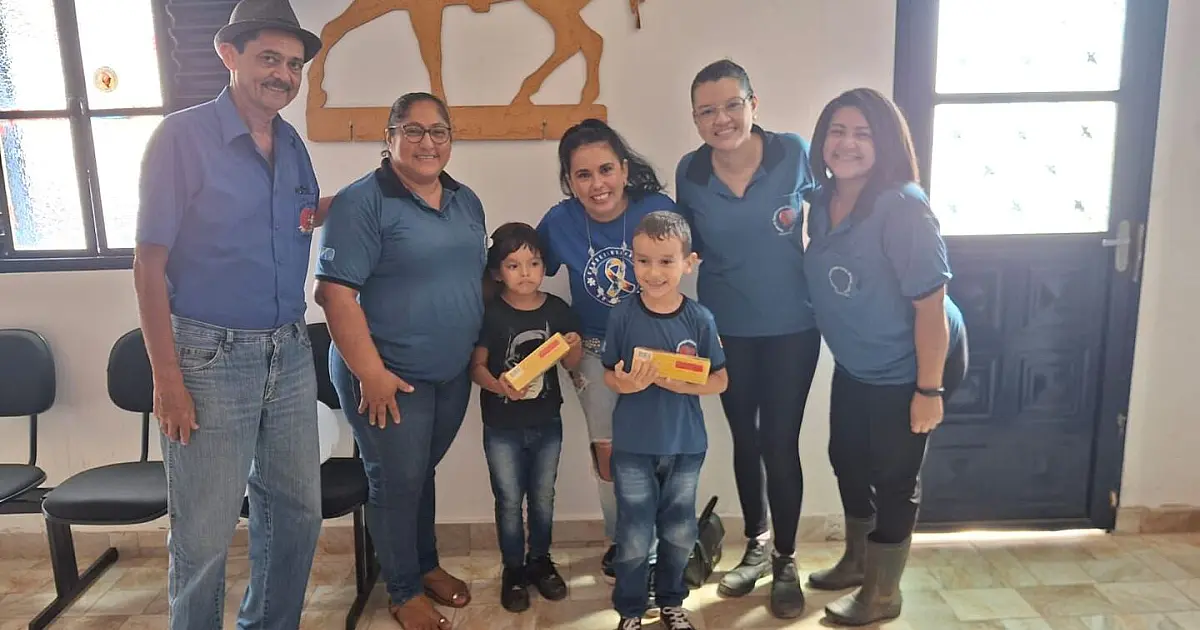 Ação solidária arrecada caixas de bombom para famílias atípicas de Corumbá