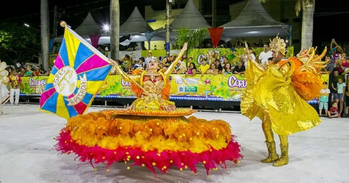 Aviso aos foliões! Devido ao tempo desfile das escolas de samba terá horário alterado