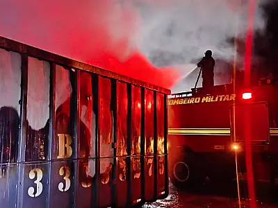 Incêndio em contêiner provoca muita fumaça e mobiliza Bombeiros em Corumbá