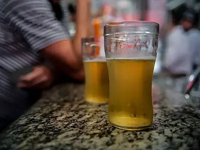 MPMS investiga risco de bebidas com metanol após mortes no país