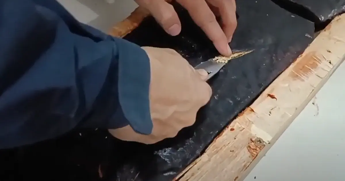 Boliviano é preso com 25 kg de pasta base de cocaína em máquina de costura na BR-262