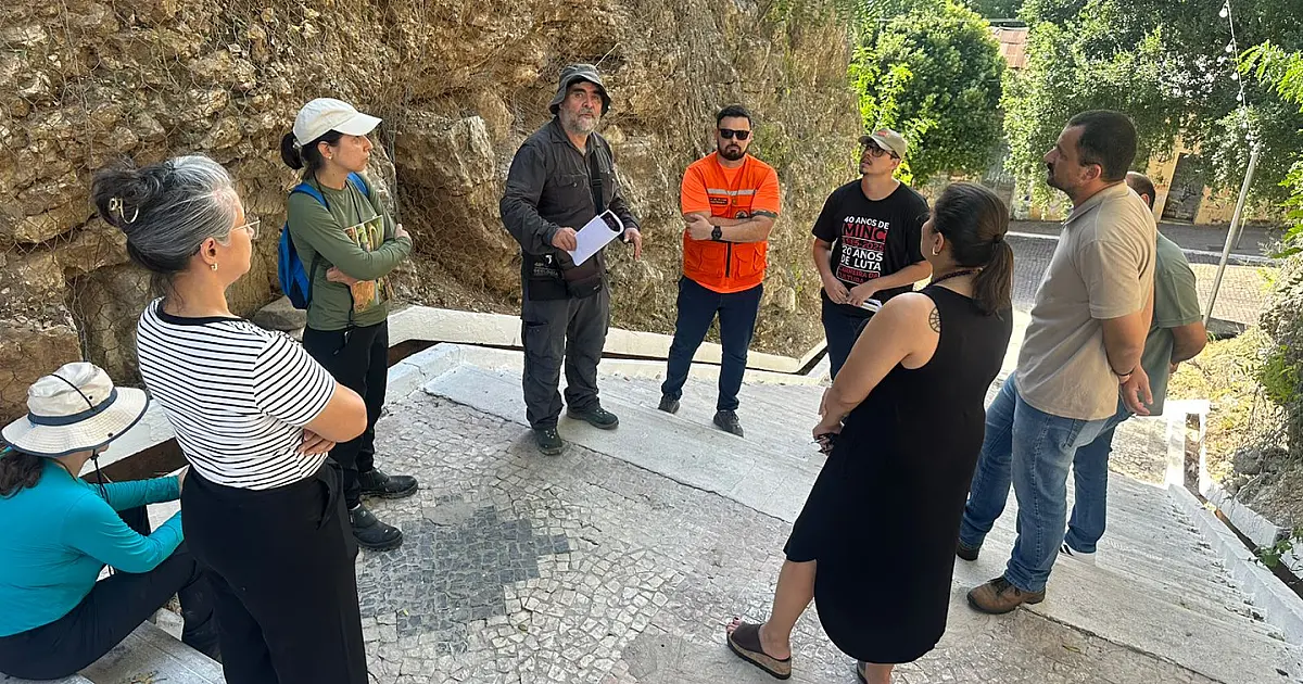 Ação conjunta discute medidas para preservar encosta da Escadinha da XV