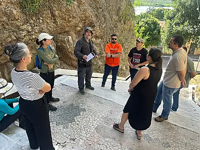 Ação conjunta discute medidas para preservar encosta da Escadinha da XV