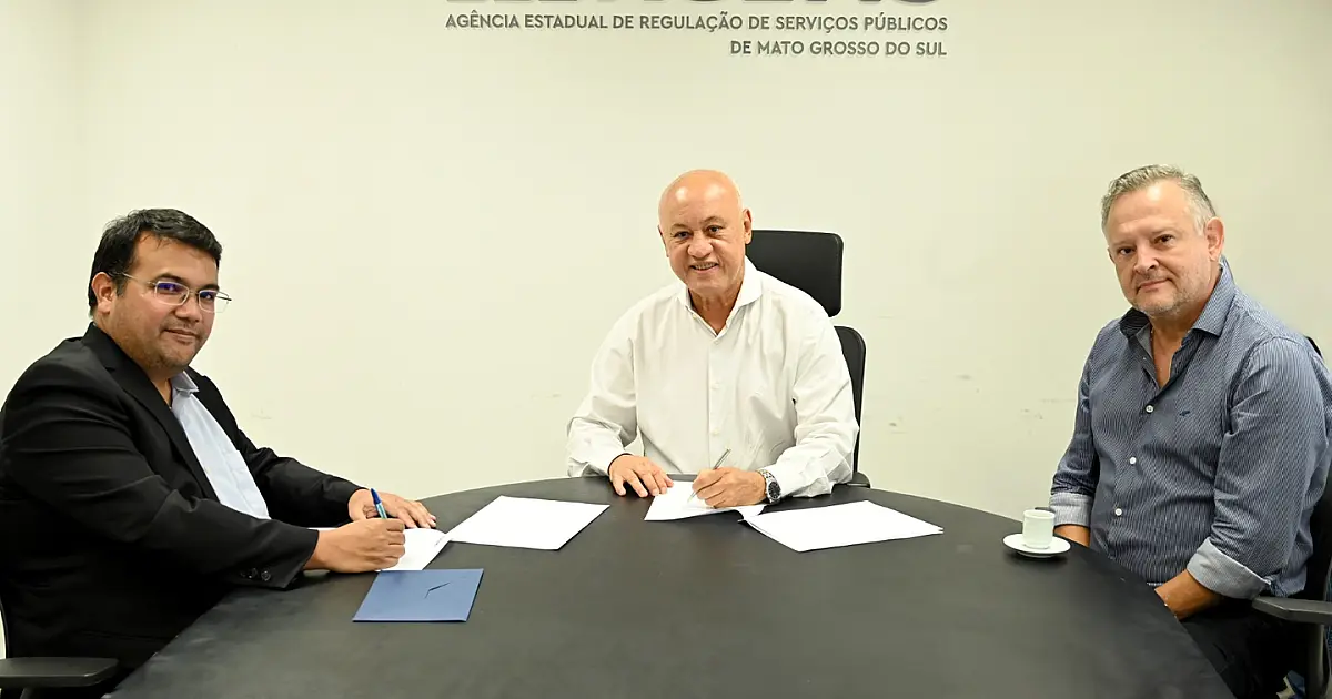 Corumbá firma acordo inédito para fiscalização da iluminação pública