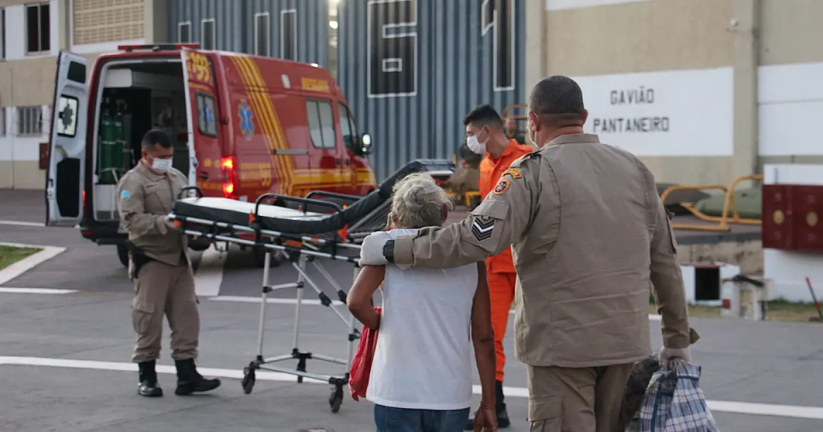 Idosa com febre e dores no peito é resgatada por aeronave no Porto São Pedro