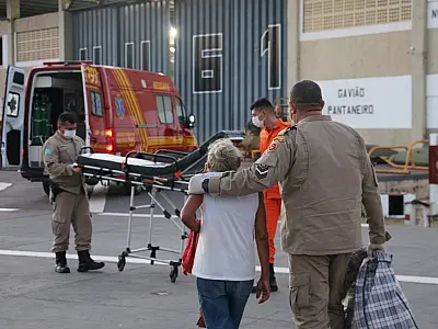 Idosa com febre e dores no peito é resgatada por aeronave no Porto São Pedro