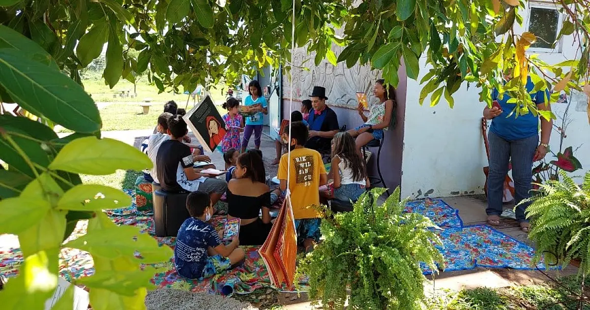Abril Livro começa dia 18 com atividades formativas e concurso literário