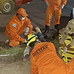 Fio de internet solto causa queda de motociclista no bairro Universitário