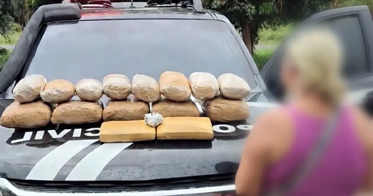 Mulher é presa com 11,6 kg de skunk em carro por aplicativo