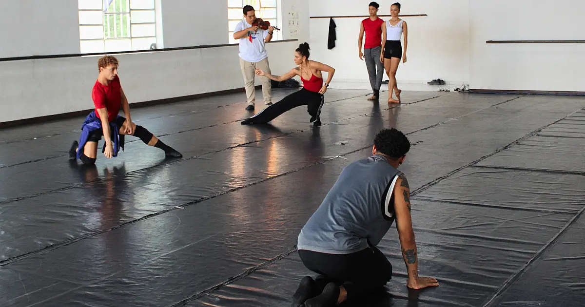 Dança ocupa ruas de Corumbá em celebração ao Dia da Dança