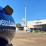Azul altera voo e deixa passageira PNAE sem assistência por 11 horas