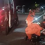 Jovem de 18 anos fica ferida após colisão entre carro e moto no bairro Cristo