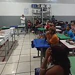 Corumbá distribui livros didáticos para alunos e professores da EJA