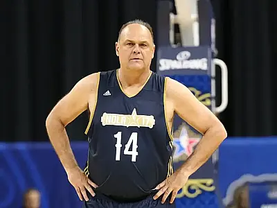 Jogador de basquete Oscar Schmidt morre aos 68 anos em São Paulo