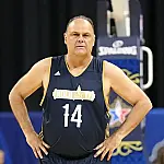 Jogador de basquete Oscar Schmidt morre aos 68 anos em São Paulo