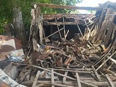 Família de idosos sobrevive de desabamento de residência durante a madrugada