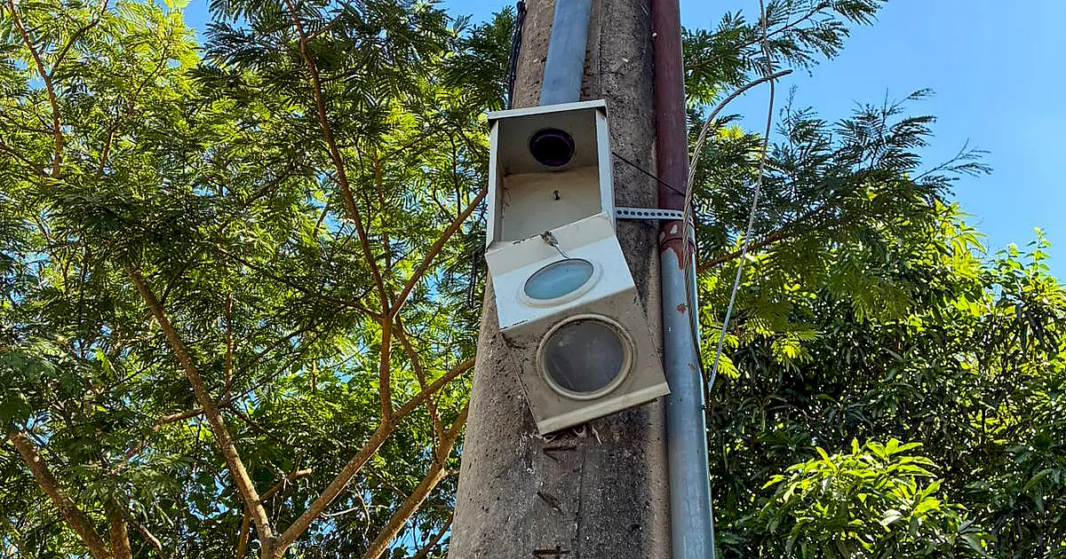 Semáforos de Corumbá sofrem vandalismo e geram risco no trânsito