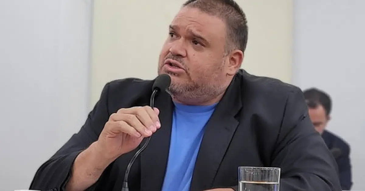 Jovan defende melhor estrutura dos parquinhos nos Centros de Educação Infantil