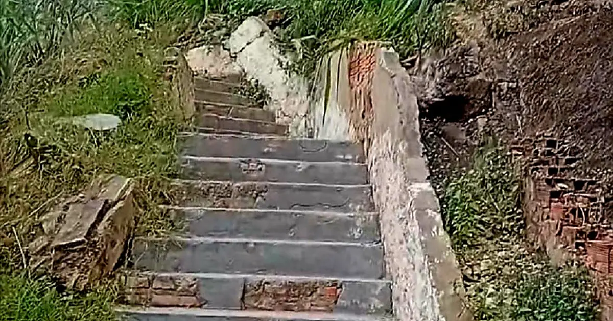 Moradores cobram revitalização de escadaria que liga o Centro ao Beira Rio