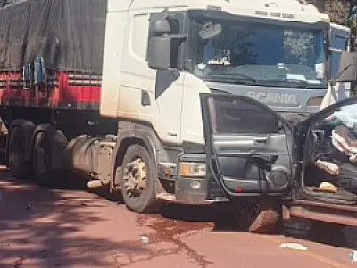 Perseguição na BR-262 termina em colisão frontal com carreta e casal preso em Corumbá