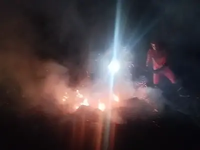 Lixo descartado irregularmente alimenta incêndio de grande proporção em Ladário