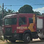 Incêndio em rede elétrica deixou bairro sem energia em Ladário neste domingo