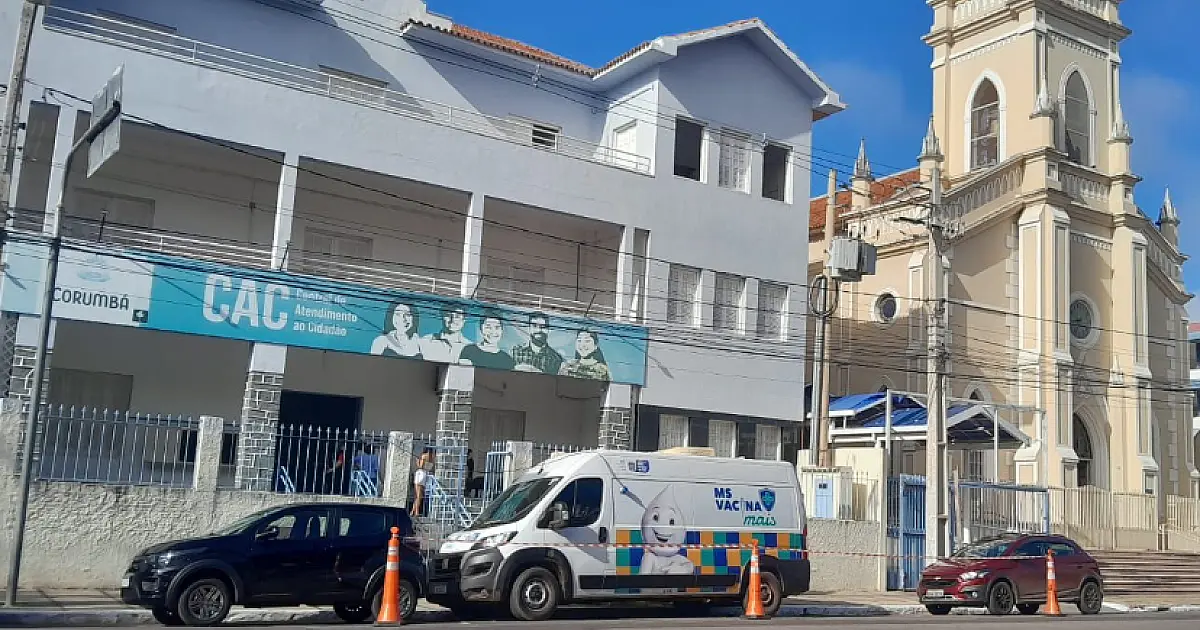 Vacimovel atende população em frente ao CAC até às 16h desta terça-feira