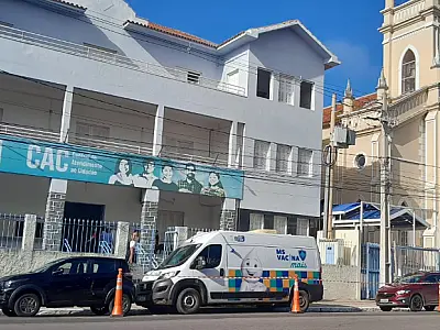 Vacimovel atende população em frente ao CAC até às 16h desta terça-feira