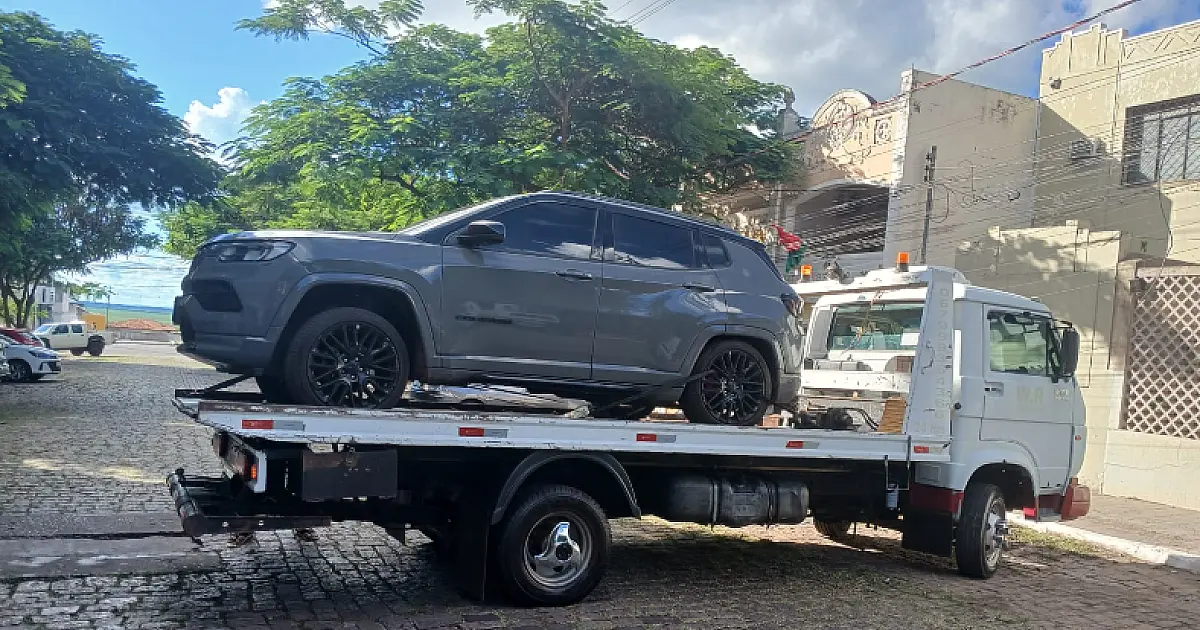 Veículo roubado no Rio de Janeiro é recuperado no centro de Corumbá