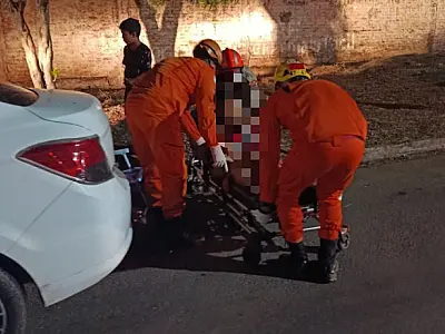 Bebê é arremessado após cadeirinha se desprender em colisão no centro de Corumbá