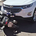 Colisão entre carro e moto mobiliza equipe de resgate no centro de Corumbá