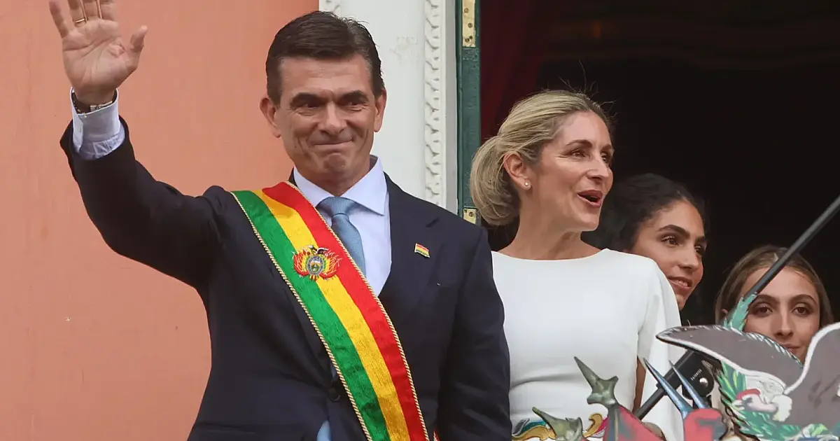 Presidente da Bolívia reduz salários de ministros para conter protestos