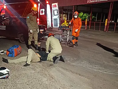 Motociclista fica ferido após queda na Avenida Rio Branco