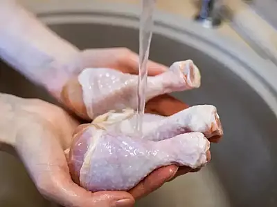 Lavar esses alimentos antes do preparo pode contaminar tudo