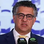 Parecer da 6x1 é adiado em meio à pressão para transição de 10 anos