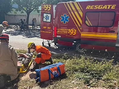 Motociclista desvia de cachorro e sofre queda em Corumbá