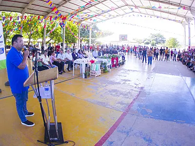Famílias recebem títulos de terra em assentamento de Corumbá