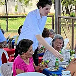 Curso de Garçom e Garçonete encerra formação com entrega de certificados no CCI