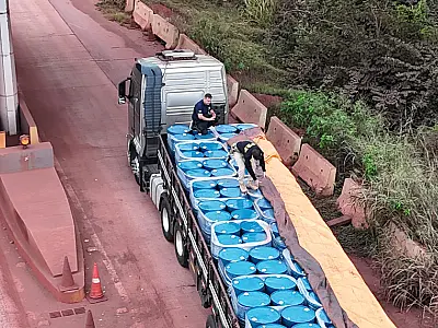 Operação conjunta apreende 20 t de insumo químico na fronteira com a Bolívia