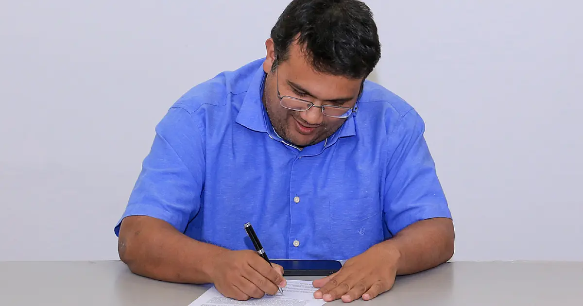 Prefeito sanciona jornada de 30 horas para enfermagem em Corumbá