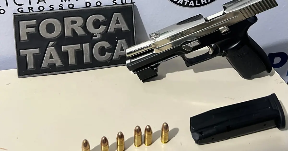 Força Tática intercepta caminhonete e apreende arma de uso restrito
