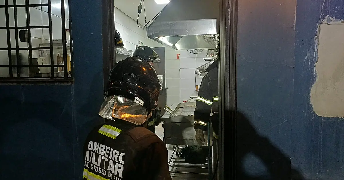 Princípio de incêndio em hamburgueria mobiliza bombeiros em Corumbá