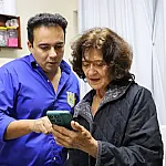 Polícia Científica de MS orienta idosos a reconhecer golpes digitais no Junho Prata