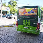 Micro-ônibus gratuito amplia acesso ao Banho de São João em Corumbá