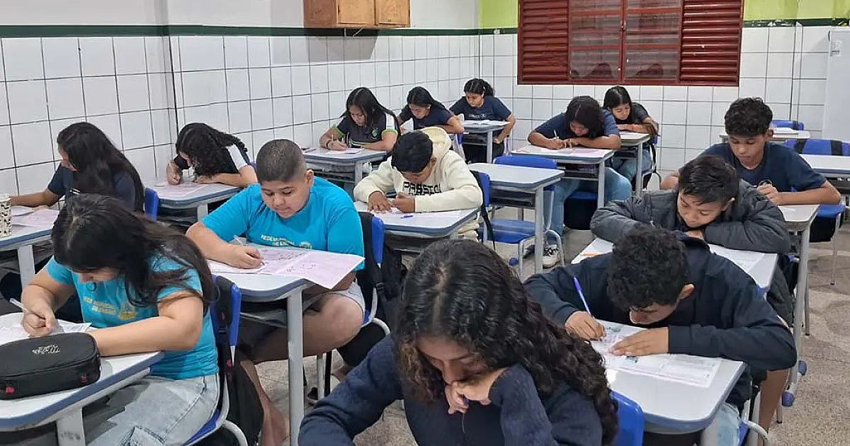 Estudantes da rede municipal de Corumbá realizam prova da OBMEP