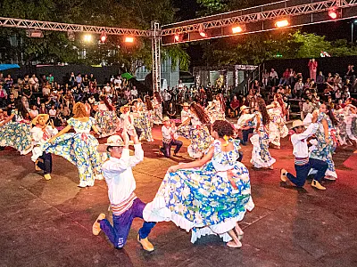 Banho de São João segue nesta segunda com concurso de quadrilhas e show de Alex e Yvan
