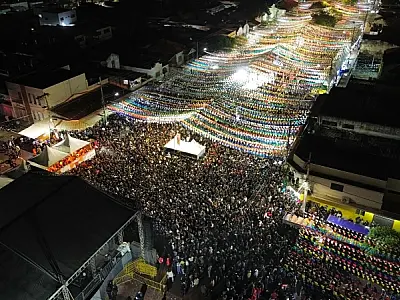 Banho de São João de Ladário levou multidão para a Avenida 14 de Março