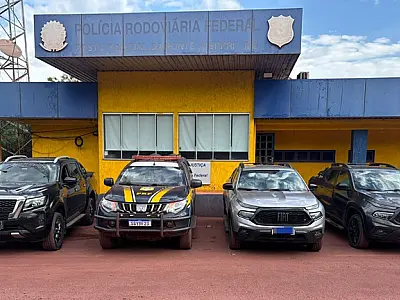 PRF intercepta comboio de luxo na BR-262 em Corumbá